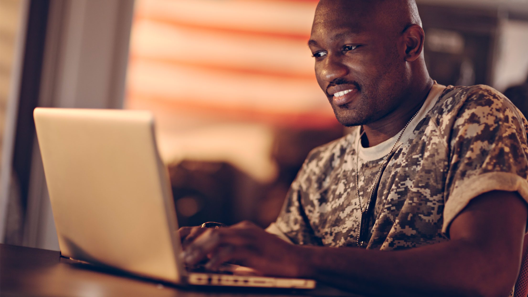 Pic: American soldier on laptop